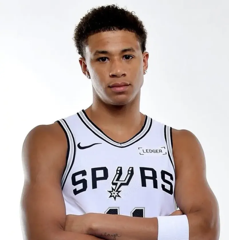 米奇谈卡特-布莱恩特：他投篮充满自信，我们需要他这样打