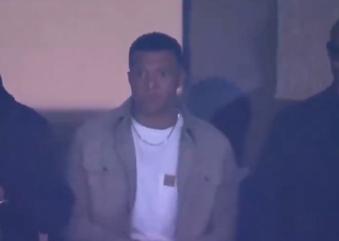 华体会官方网站-看台上为球队助威，姆巴佩现场观看皇马主场对阵曼城